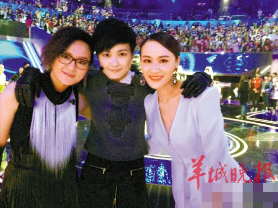 快男总决赛打怀旧牌 春春笔笔一抱引观众泪奔