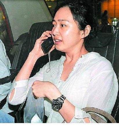 刘德华爱妻朱丽倩甘当贤妻良母 亲自逛菜市场