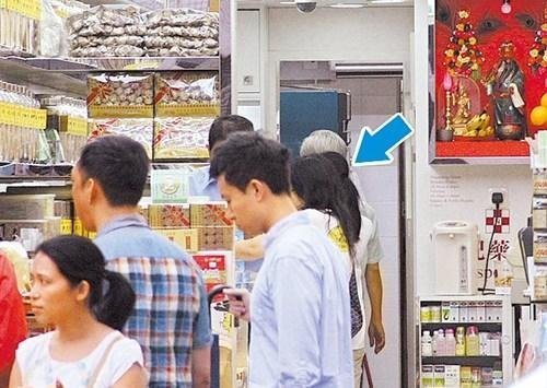 刘德华爱妻朱丽倩甘当贤妻良母 亲自逛菜市场