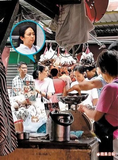 刘德华爱妻朱丽倩甘当贤妻良母 亲自逛菜市场