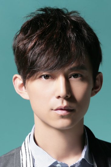 腾讯微视正式上线 何炅搞怪尚雯婕带你游巴黎