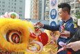 林峰国庆捞金人气旺 粉丝见偶像激动落泪(图)