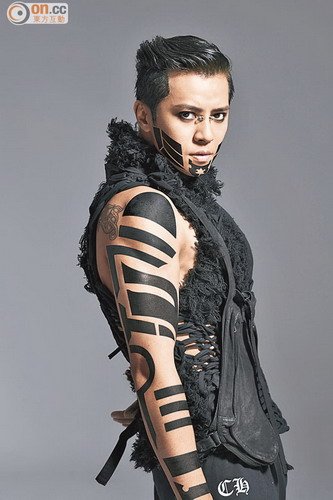 罗志祥新发型被指抄权志龙 花6小时染发很痛苦