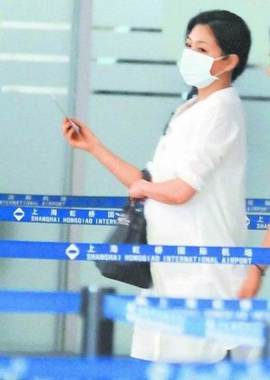 曝大s身形变自认有喜为小s解围：未验孕有信心