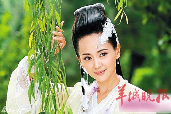 48岁<em>大叔</em>迎娶80后萌<em>妹子</em> 深情拥吻共舞探戈_