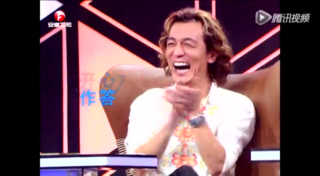 《演说家》李咏战队“内斗” 乐嘉发飙爆粗口