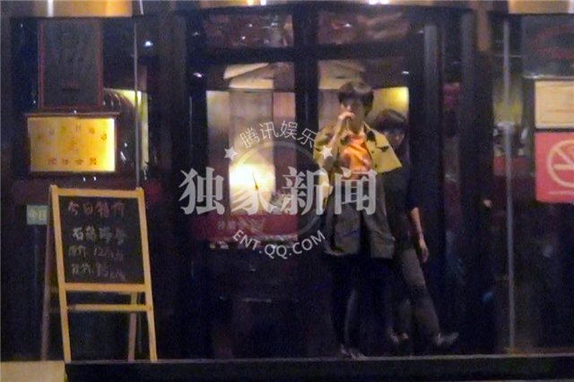 孙俪获艾美奖提名 斗篷搭肩“辣妈”来袭秀黑丝