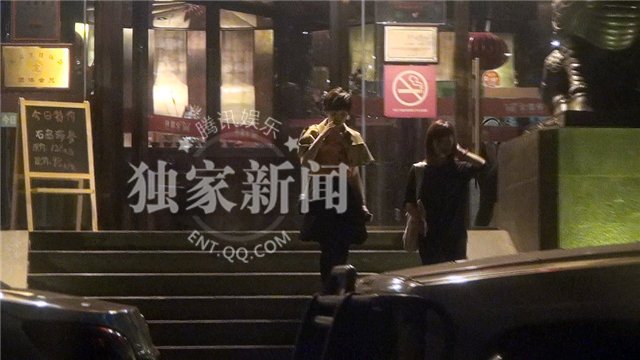 孙俪获艾美奖提名 斗篷搭肩“辣妈”来袭秀黑丝