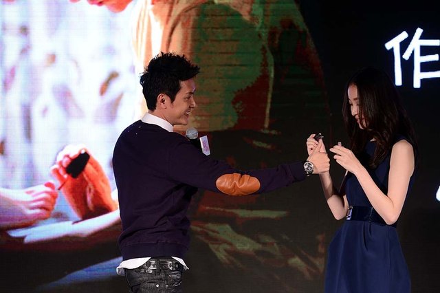 《我想和你好好的》首映 冯绍峰:我妈催婚了