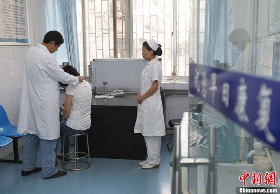 河南执行新规男医生检查女患者须有护士或家人