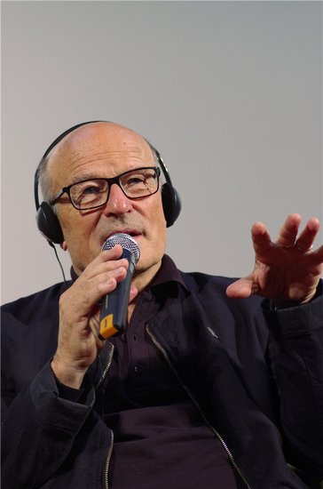 姜文片场抽身推介施隆多夫:没他我当不了导演