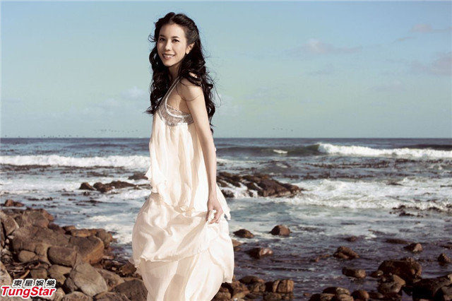 莫文蔚入行20年巡演在即 发大尺度全裸写真