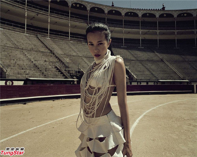 莫文蔚入行20年巡演在即 发大尺度全裸写真