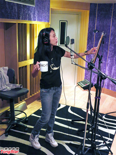 莫文蔚入行20年巡演在即 发大尺度全裸写真