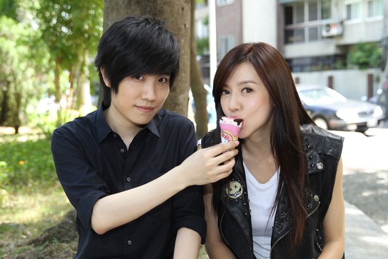  徐良 《女骑士》 MV 预告与周韦彤上演纯真爱情