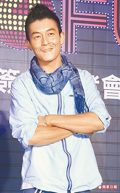 柯震东“撞脸”陈冠希 柯爸被指神似张学友(图)