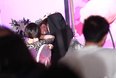 文章携女儿出席满月酒 马伊琾挺大肚饭量猛增
