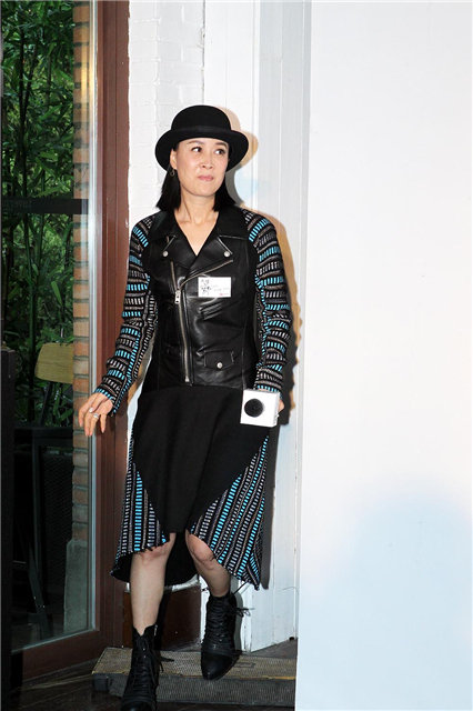 那英助阵蔡健雅新专辑发布 否认歌词影射小s