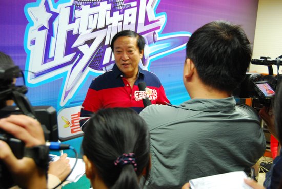 牛群加盟《让梦想飞》 是否上马年春晚仍是迷