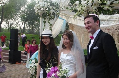 金依萌:范冰冰很值得交朋友 我对章子怡没食言