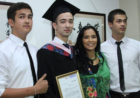 揭韦唯家庭生活:儿子曾与父亲断绝联系3年