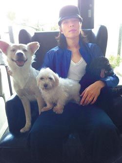 萧敬腾因泼粪案变宅男 不出家门陪爱犬