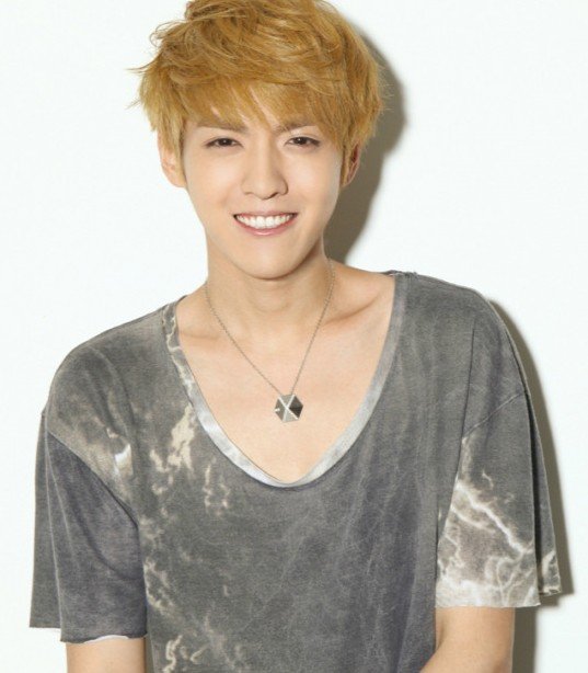 exo吴亦凡23岁生日 粉丝以公益形式为偶像庆生