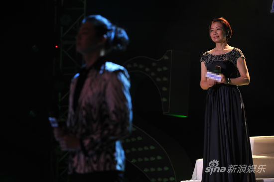 《我不是明星》高凌风带病潘阳演家庭春晚