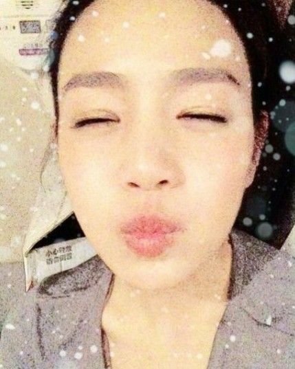 陈妍希不停晒美照反击质疑:没办法迎合所有人