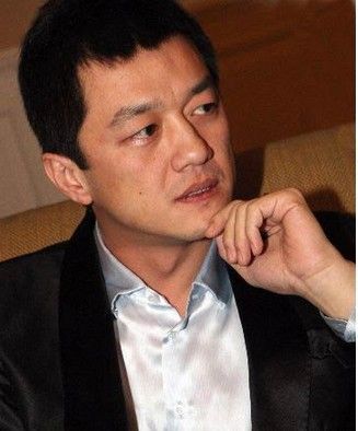 李亚鹏同情汪峰上头条 网友高呼这是在炫耀！