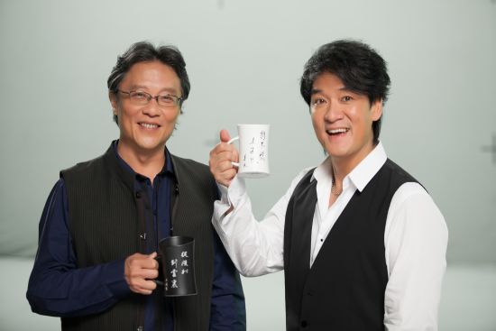 周华健张大春默契绝佳 被打趣在一起