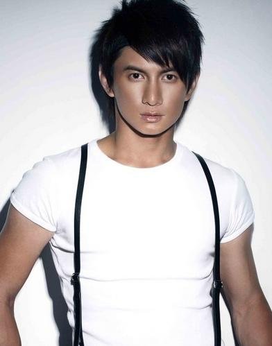 盘点吴奇隆恋爱历程：一边拍戏一边恋爱