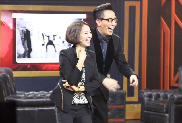 阿雅《全民奥斯卡》求“脱光” 华少幽默征婚