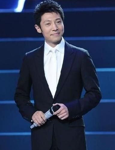 撒贝宁带病现身《开讲》：如果让我再选择一次