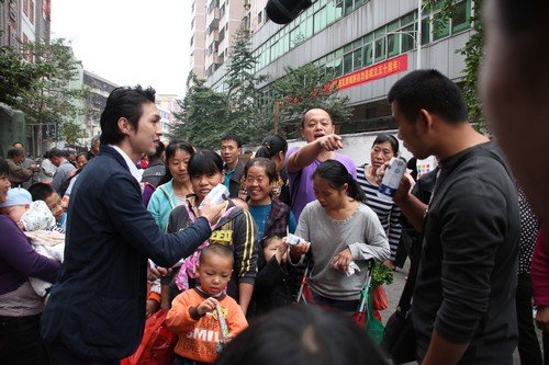 《梦工厂》陈可辛现身 教学员表演要“走心”