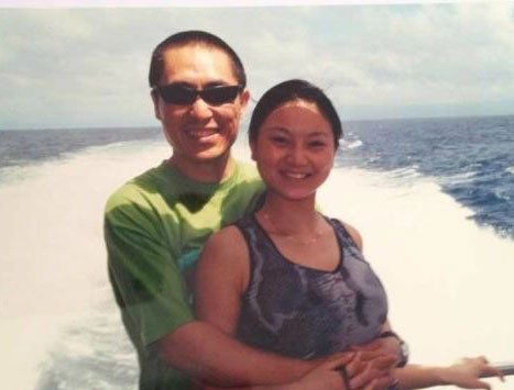 张艺谋亲密搂妻子原图曝光 杂志否认ps(图)
