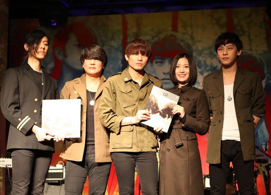 果味vc《启示录》纪念出道12年 姚贝娜赠吉他谱