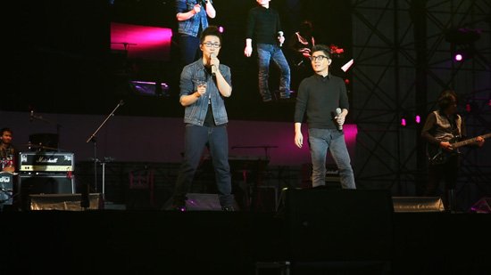 金志文孙伯纶精彩对唱 甜蜜大秀《老友记》