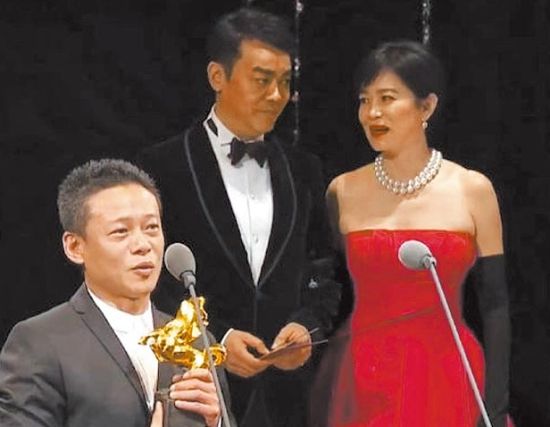 林青霞台上密语被怕 指李康生夺帝爆冷