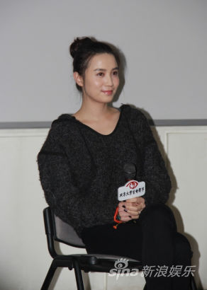 小宋佳携《萧红》再进校园 遭学子表白