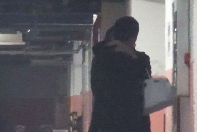 一个吻引发的血案：李亚鹏忙解释冯静恩是炒作？