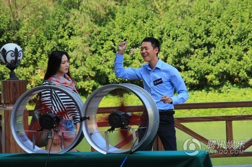 《梦工厂》宁静考验风中吻戏 捣乱袭击状况百出