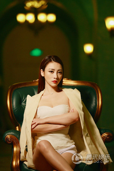 柳岩专访图集:称高圆圆是我心中女神