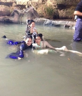 陈妍希拍落水戏 陈晓头套脱落遭嘲笑(图)