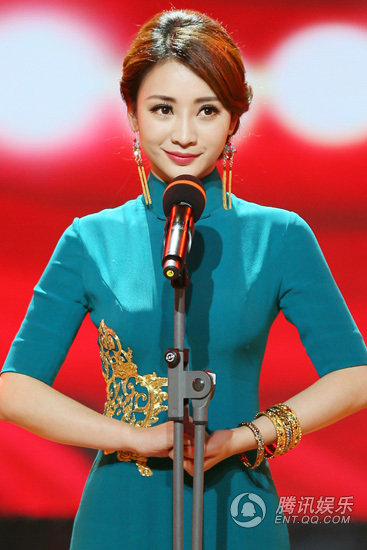 柳岩专访图集:称高圆圆是我心中女神