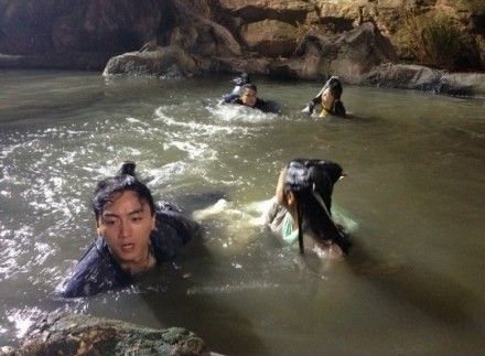 陈妍希拍落水戏 陈晓头套脱落遭嘲笑(图)