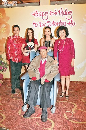 赌王何鸿燊92岁庆生 何超莲透露吴克羣有送祝福