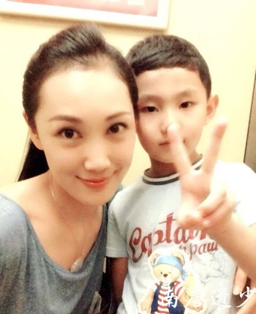 韩磊娇妻儿子首曝光 结婚八年儿女双全(图)