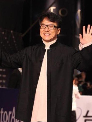 成龙向福建捐古建原因：当地对老房保护得很好