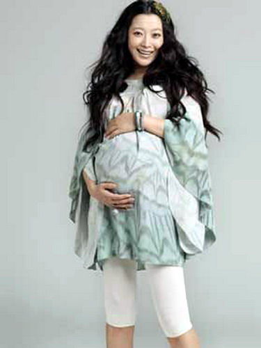 看肚识<em>女星</em> 看<em>大S</em>李湘叶一茜等辣妈香艳大肚照